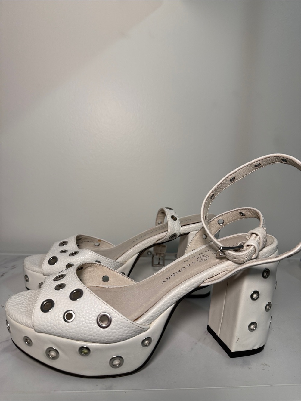 Chinese Laundry Los Angeles White Tara Grommet Platform Sandal